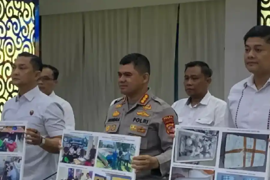 olda Jabar mengungkap perdagangan ilegal 4.000 Benih Bening Lobster di Pangandaran. Empat tersangka ditetapkan dan berkas perkara telah dinyatakan lengkap.