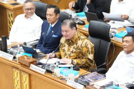 Pagu Anggaran Kemenko Perekonomian 2027 Disetujui Rp664 Miliar, Perkuat Transformasi Ekonomi Nasional DPR RI menyetujui pagu anggaran Kemenko Perekonomian 2027 sebesar Rp664 miliar untuk mendukung koordinasi kebijakan dan transformasi ekonomi nasional.