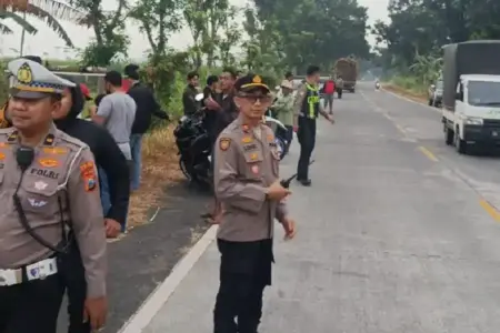 Polres Lumajang Bubarkan Balap Liar di JLS Pasirian, 10 Motor Modifikasi Diamankan Polres Lumajang membubarkan balap liar di JLS Pasirian dan mengamankan 10 motor tanpa dokumen lengkap serta tidak sesuai standar.