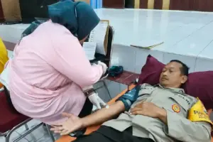 HUT Bhayangkara ke-80,Polres Blitar Kota,donor darah Polri,AKBP Kalfaris Triwijaya Lalo,Bakti Kesehatan Polri,PMI Blitar,donor darah Blitar,Bhayangkara 2026,kegiatan sosial Polri,stok darah PMI,Polres Blitar Kota Polda Jatim