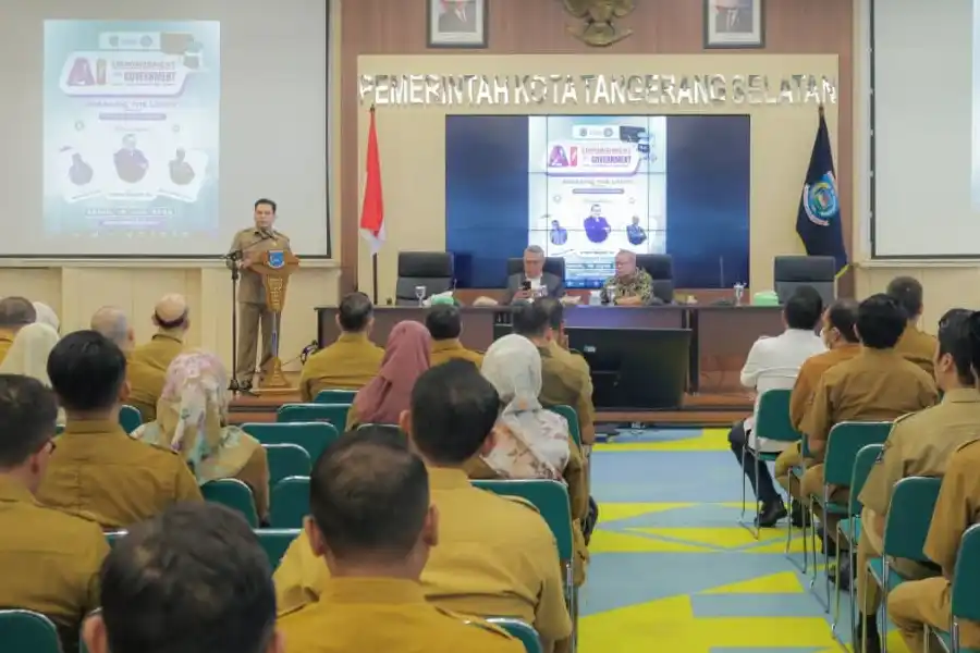 Pemkot Tangsel menggelar Workshop AI untuk ASN bersama Onno W. Purbo guna meningkatkan produktivitas dan kualitas pelayanan publik.