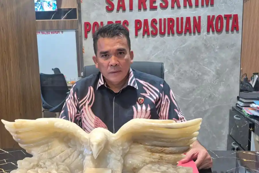 Polres Pasuruan Kota Amankan 4 Debt Collector Diduga Lakukan Pemerasan terhadap Pengendara Kasat Reskrim Polres Pasuruan Kota, AKP Dhecky Tjahyono Try Yoga