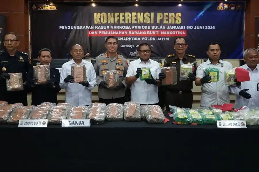 Polda Jatim mengungkap 3.157 kasus narkoba sepanjang semester I 2026 dengan 4.061 tersangka dan menyelamatkan 2,79 juta jiwa dari bahaya narkotika.