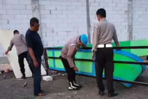 Polsek Candi Tindaklanjuti Laporan Dugaan Sabung Ayam di Sidoarjo, Tak Temukan Praktik Perjudian Polsek Candi merespons laporan dugaan sabung ayam di Sidoarjo. Hasil pengecekan menunjukkan tidak ditemukan aktivitas perjudian maupun barang bukti.