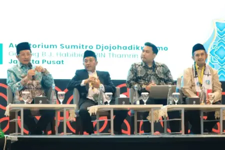 Menag Nasaruddin Umar Ajak MUI Perkuat Peran Jaga Nilai Islam dan Dukung Pembangunan Nasional Menag Nasaruddin Umar mengajak MUI memperkuat peran menjaga nilai Islam dan menjadi mitra strategis pemerintah dalam pembangunan nasional.