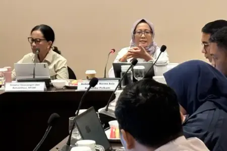 Kemenko Polkam Perkuat Layanan Pemulangan Pekerja Migran Bermasalah, Soroti Fasilitas di Pintu Masuk Indonesia Kemenko Polkam mendorong penguatan sarana dan layanan pemulangan pekerja migran bermasalah di berbagai pintu masuk Indonesia demi perlindungan optimal.