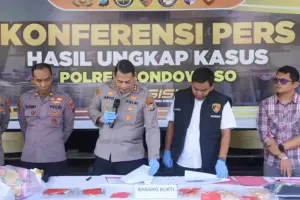 Polres Bondowoso menetapkan seorang ASN sebagai tersangka dugaan penganiayaan perawat RSUD dr. Koesnadi. Polisi menyebut motif dipicu rasa tersinggung.