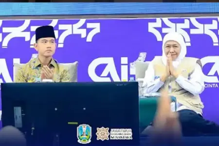 Wapres Gibran Beri Apresiasi, Ekonomi Jawa Timur Tumbuh 5,96 Persen dan Tetap Jadi Penghasil Beras Terbesar RI Wapres Gibran mengapresiasi Khofifah karena ekonomi Jawa Timur tumbuh 5,96 persen dan tetap menjadi provinsi penghasil beras terbesar di Indonesia.