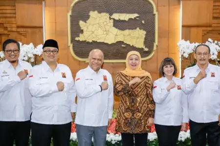 Khofifah Ajak Insinyur Jawa Timur Perkuat Inovasi dan Kolaborasi Demi Indonesia Emas 2045 Khofifah mengajak insinyur Jawa Timur memperkuat inovasi, teknologi, dan kolaborasi untuk mendukung ketahanan pangan serta Indonesia Emas 2045.