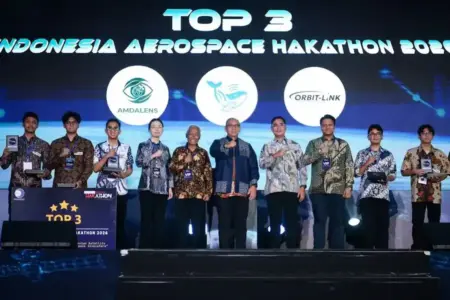 Komdigi Ajak Generasi Muda Bangun Satelit Indonesia, Perkuat Kedaulatan Digital Menuju Indonesia Emas 2045 Komdigi mengajak generasi muda membangun satelit karya anak bangsa untuk memperkuat kedaulatan digital Indonesia menuju Indonesia Emas 2045.