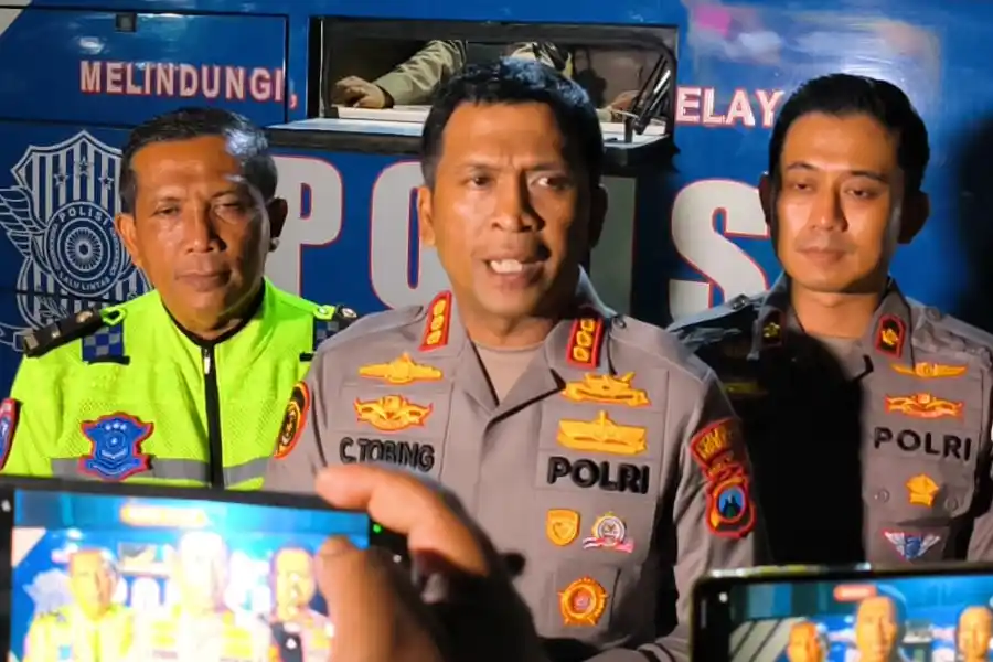 Polresta Sidoarjo menghadirkan SIMANTAP, layanan perpanjangan SIM malam hari di GOR Sidoarjo untuk memudahkan masyarakat, khususnya para pekerja.