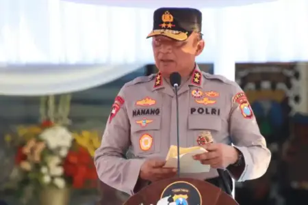 Resmi Naik Tipe, Polres Sumenep Menjadi Polresta Sumenep, Kombes Ariek Indra Sentanu Dilantik Kapolresta Pertama Kapolda Jatim meresmikan Polresta Sumenep dan melantik Kombes Pol Ariek Indra Sentanu sebagai Kapolresta pertama untuk memperkuat pelayanan masyarakat.