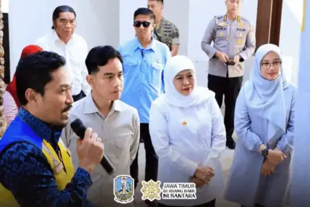 Khofifah dan Wapres Gibran Tinjau Revitalisasi Pasar Induk Banyuwangi, Ditargetkan Jadi Rujukan Nasional Khofifah dan Wapres Gibran meninjau revitalisasi Pasar Induk Banyuwangi yang ditargetkan menjadi rujukan nasional bagi pasar tradisional modern.