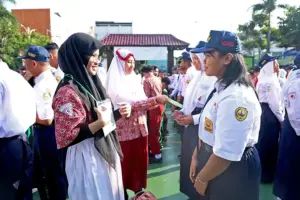 MPLS Surabaya 2026 dimulai 13 Juli dengan materi literasi digital, antinarkoba, pendidikan karakter, dan cek kesehatan gratis bagi siswa baru.
