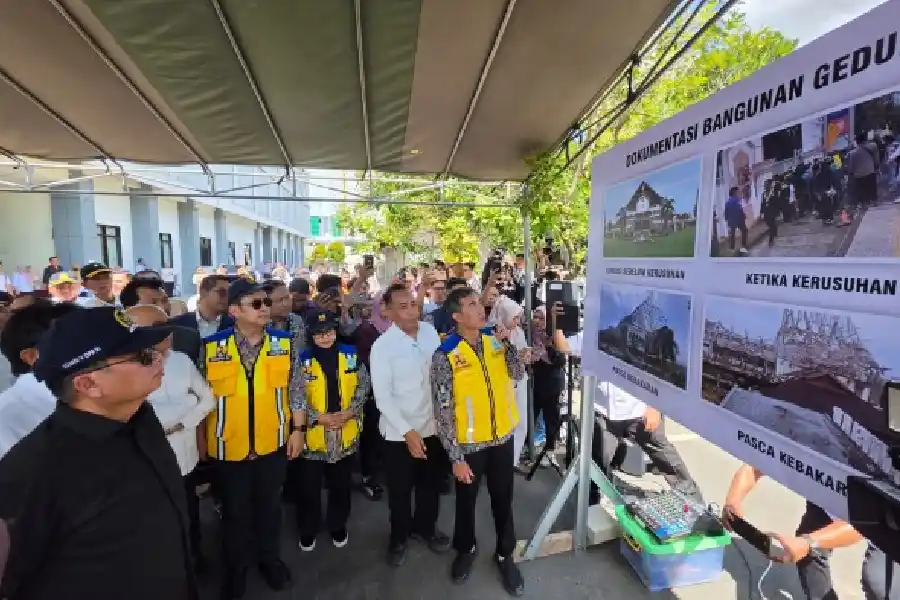 Kementerian PU mempercepat penyusunan DED Gedung DPRD NTB yang terbakar. Pembangunan fisik ditargetkan dimulai pada 2027.