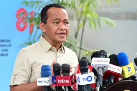 Prabowo dan Bahlil Bahas Listrik Desa, PLTS 100 GW, hingga Jaminan Stok BBM dan LPG Nasional Aman Menteri ESDM Bahlil Lahadalia