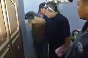 Polres Lumajang menangkap dua tersangka curanmor di depan toko kosmetik. Satu pelaku sempat kabur sebelum diamankan tim Resmob.